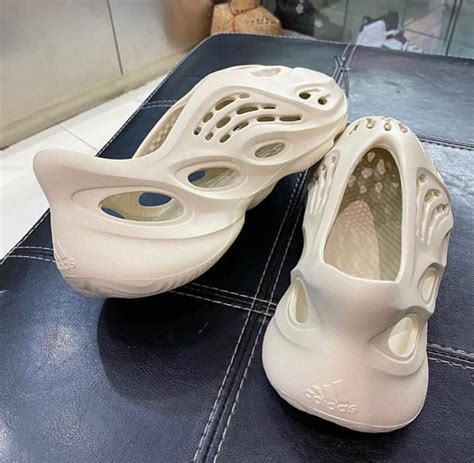 are yeezy foam runners made in china